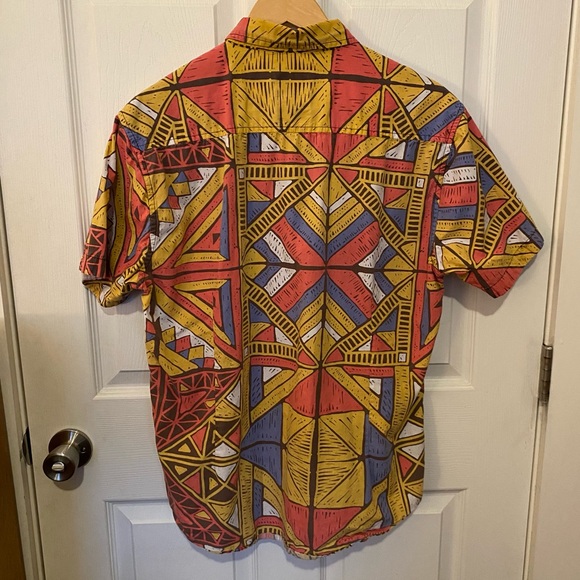 Men’s Size Large Funky Geometric Print Short Sleeve Button Up Shirt - Picture 2 of 5